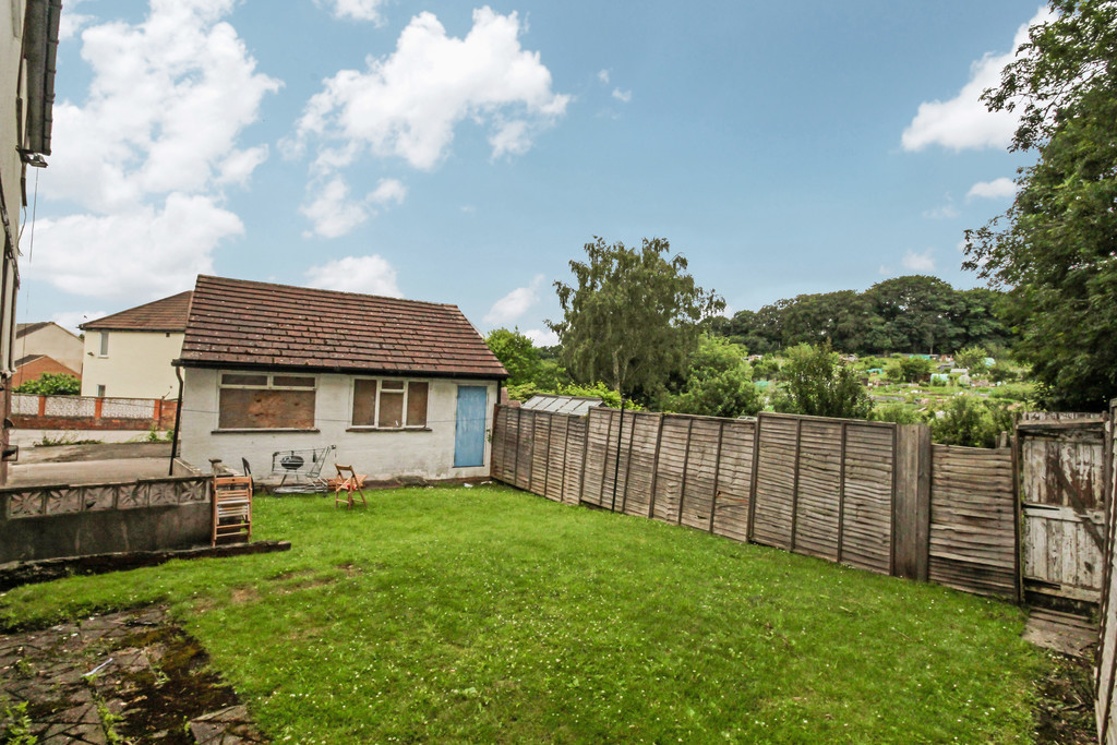 6 bed student house to rent on Rokeby Gardens, Leeds, LS6 3JZ StuRents