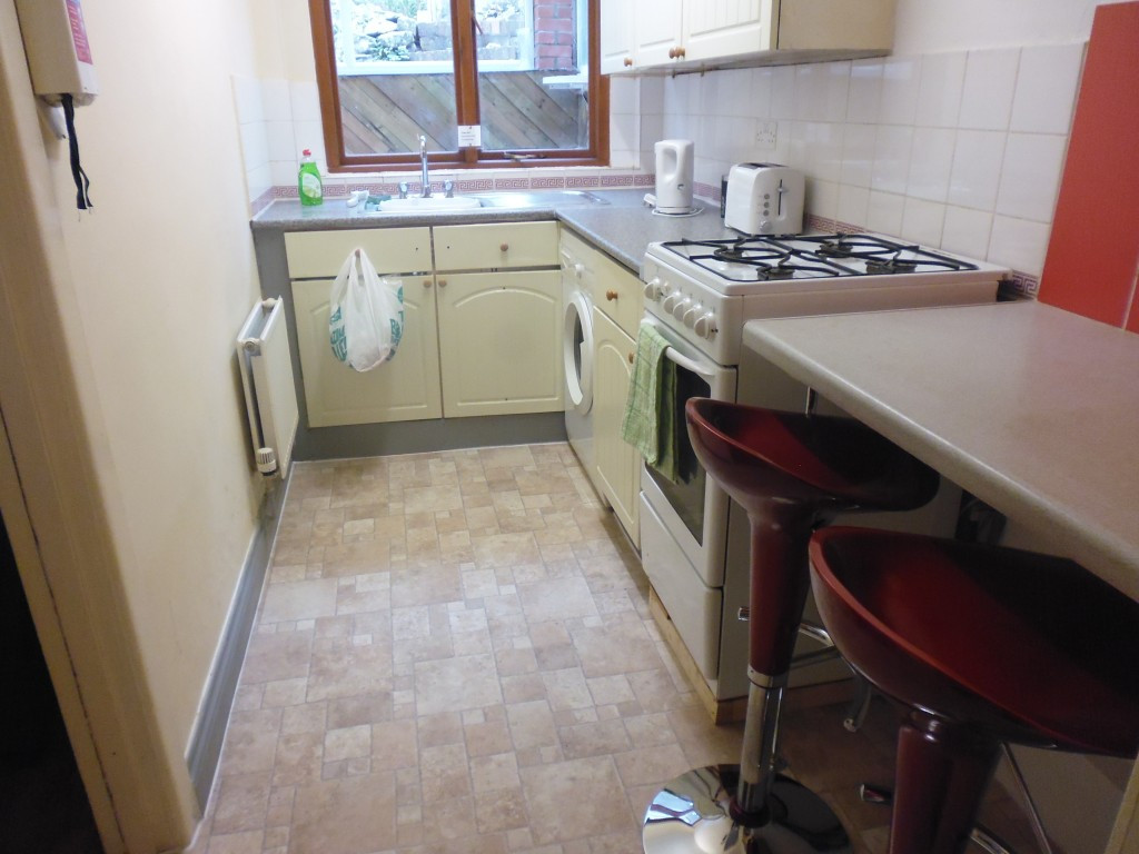 4 bed student house to rent on Taddiford Road, Exeter, EX4 4AY StuRents