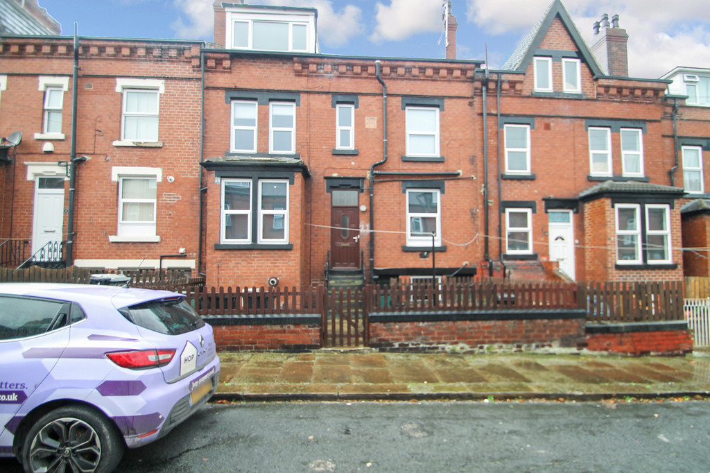 Student studio flat to rent on Fairford Terrace, Leeds, LS11 5EN StuRents