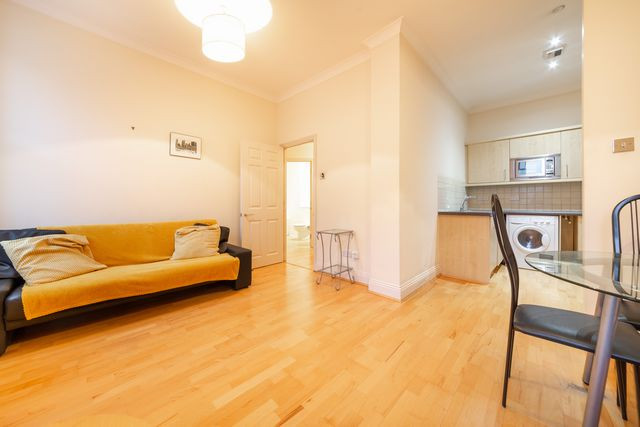 Student studio flat to rent on Lambert House, London, EC4M 7AS | StuRents