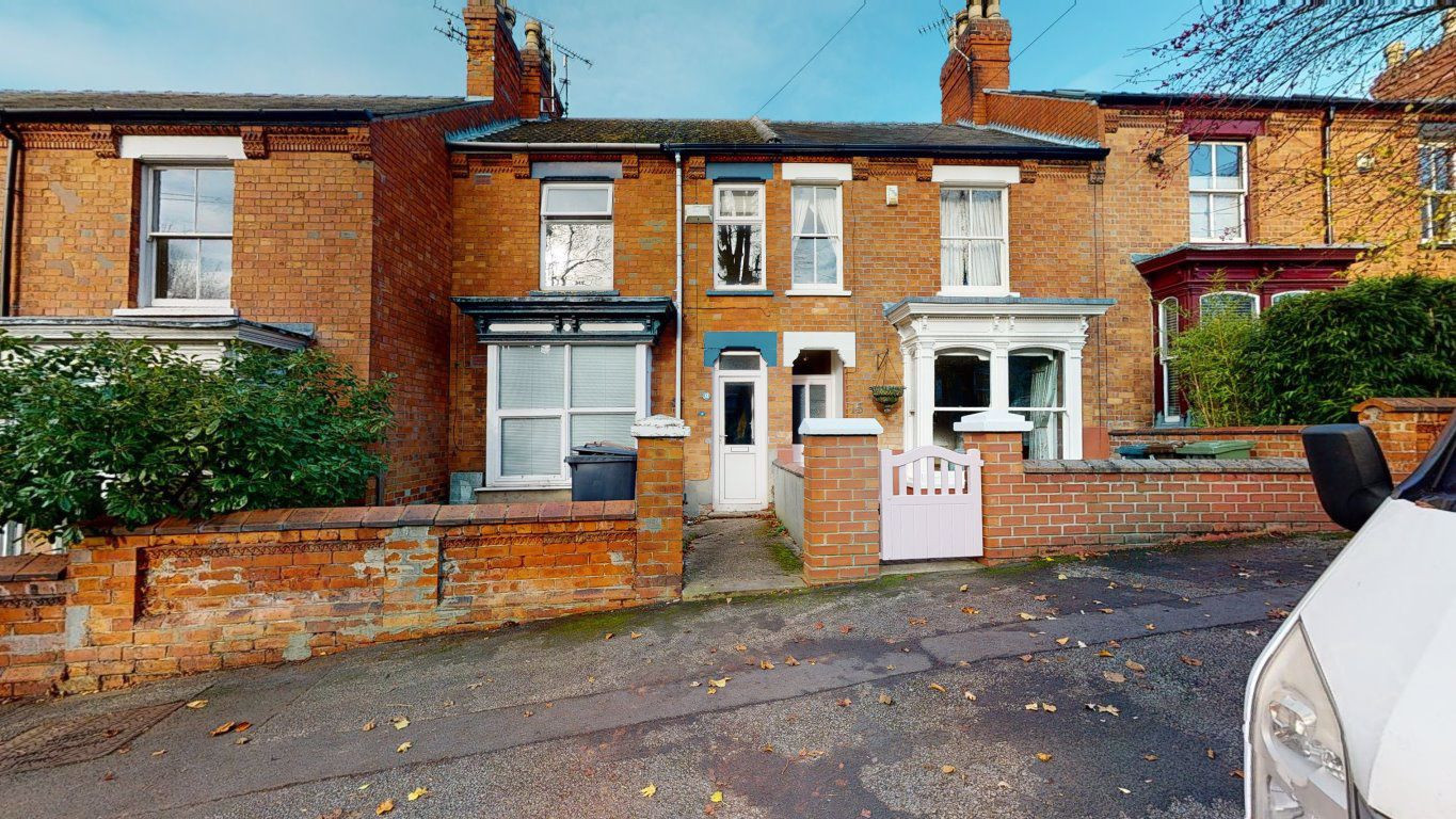 4 bed student house to rent on Queens Crescent, Lincoln, LN1 1LR StuRents