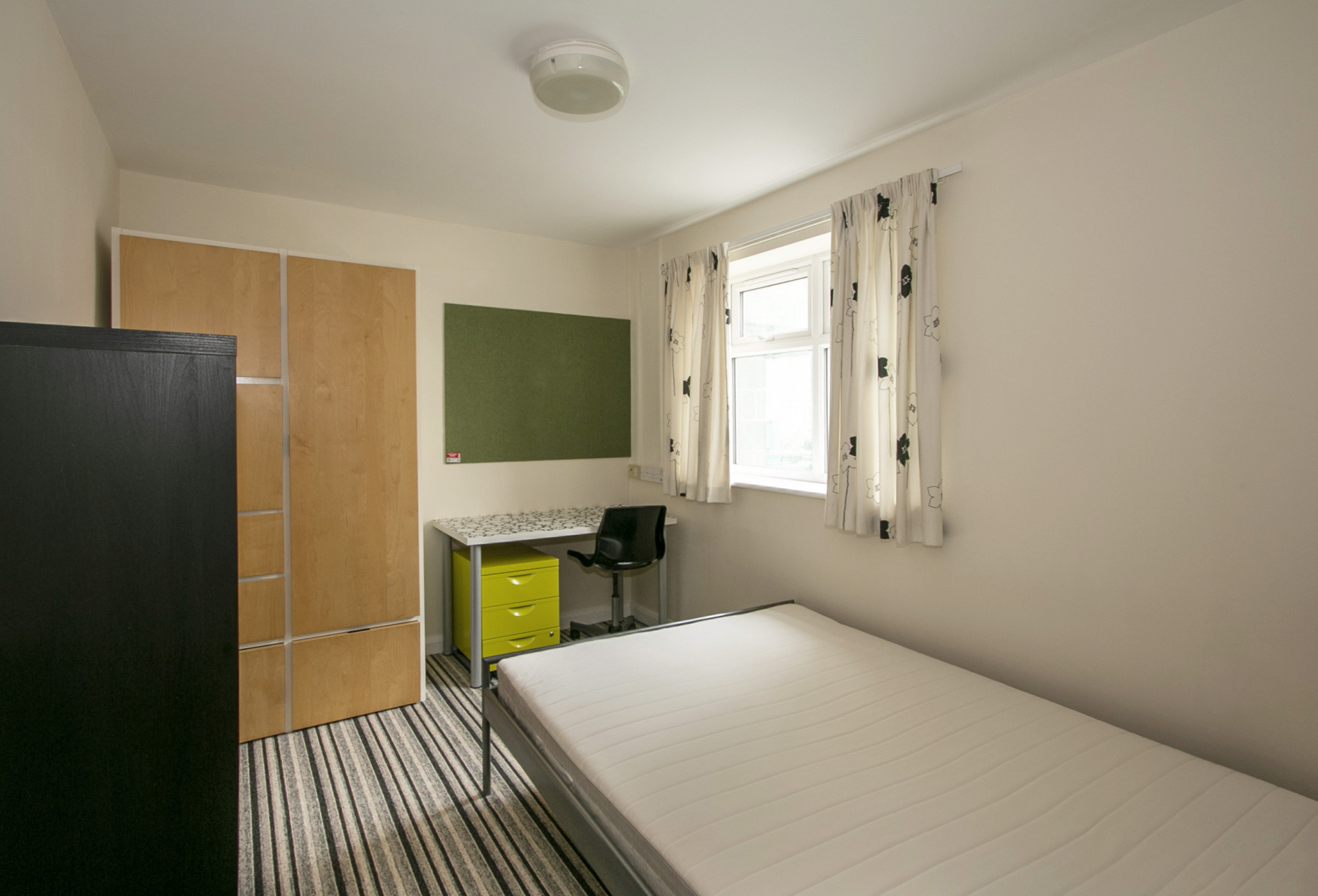 Studio student flat to rent on Wimborne Road, Bournemouth, BH9 2AH