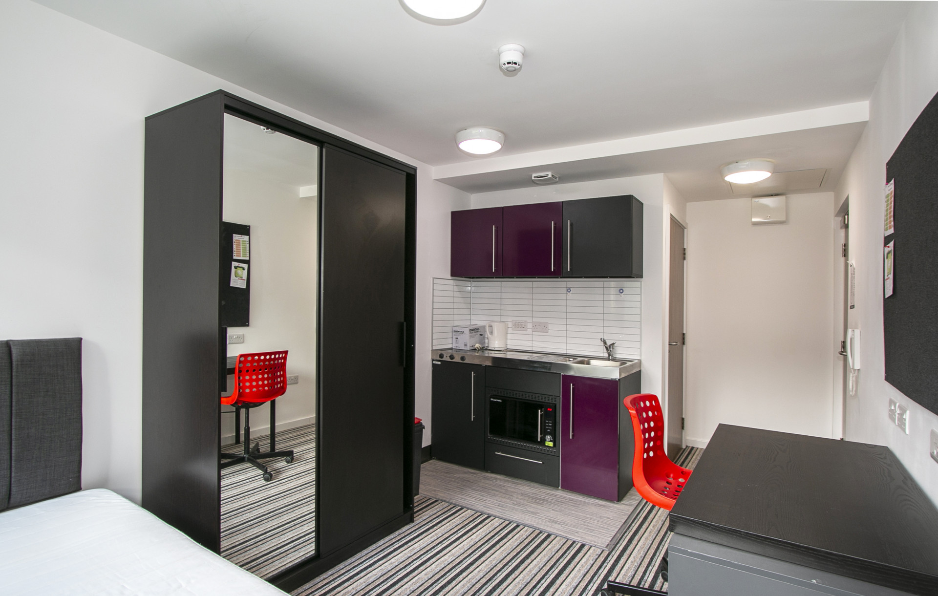 Studios student flat to rent on Bath Road, Bournemouth, BH1 2PE StuRents