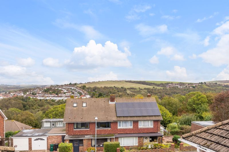 6 bed student house to rent on Jevington Drive, Brighton, BN2 4DG