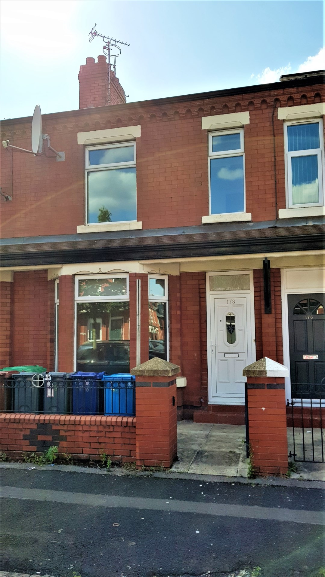 6 bed student house to rent on Street, Manchester, M14 4DZ StuRents