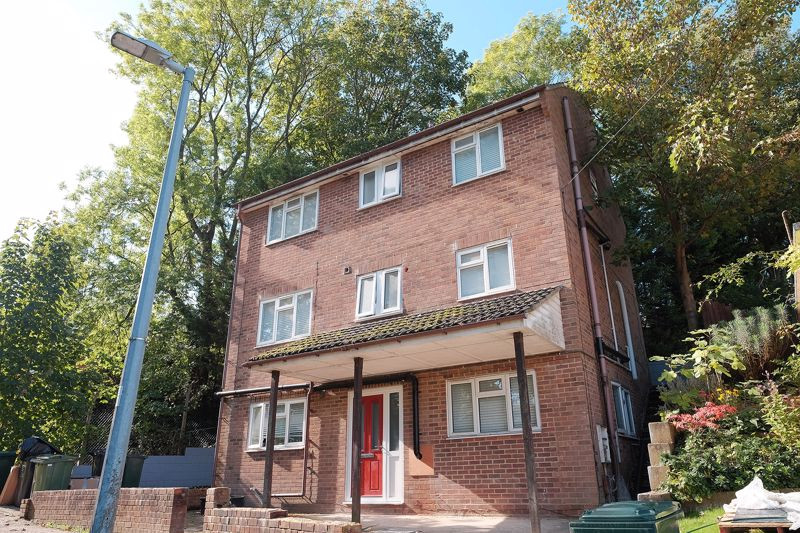 8 bed student house to rent on Auckland Drive, Brighton, BN2 4JS StuRents