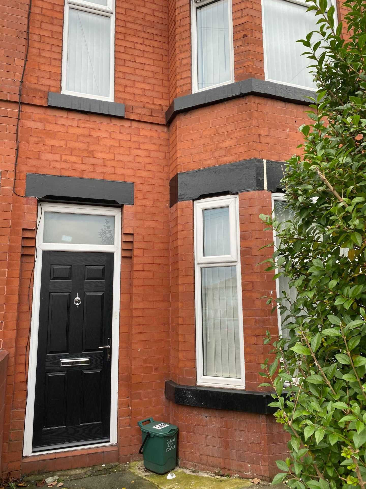 6 bed student house to rent on Weaste Lane, Salford, M5 5JL StuRents