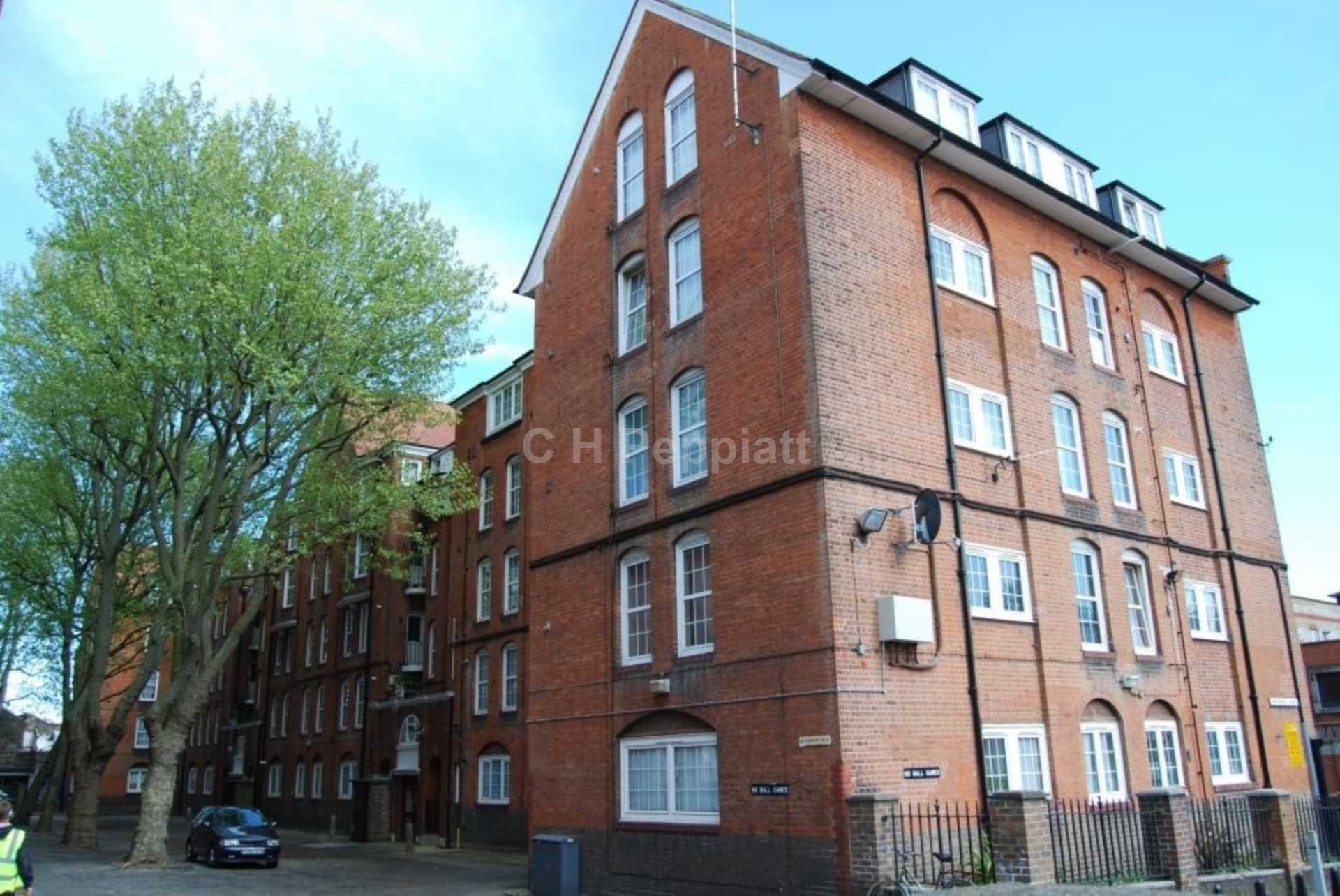 3 bed student house to rent on Wedmore Street, London, N19 4RE StuRents