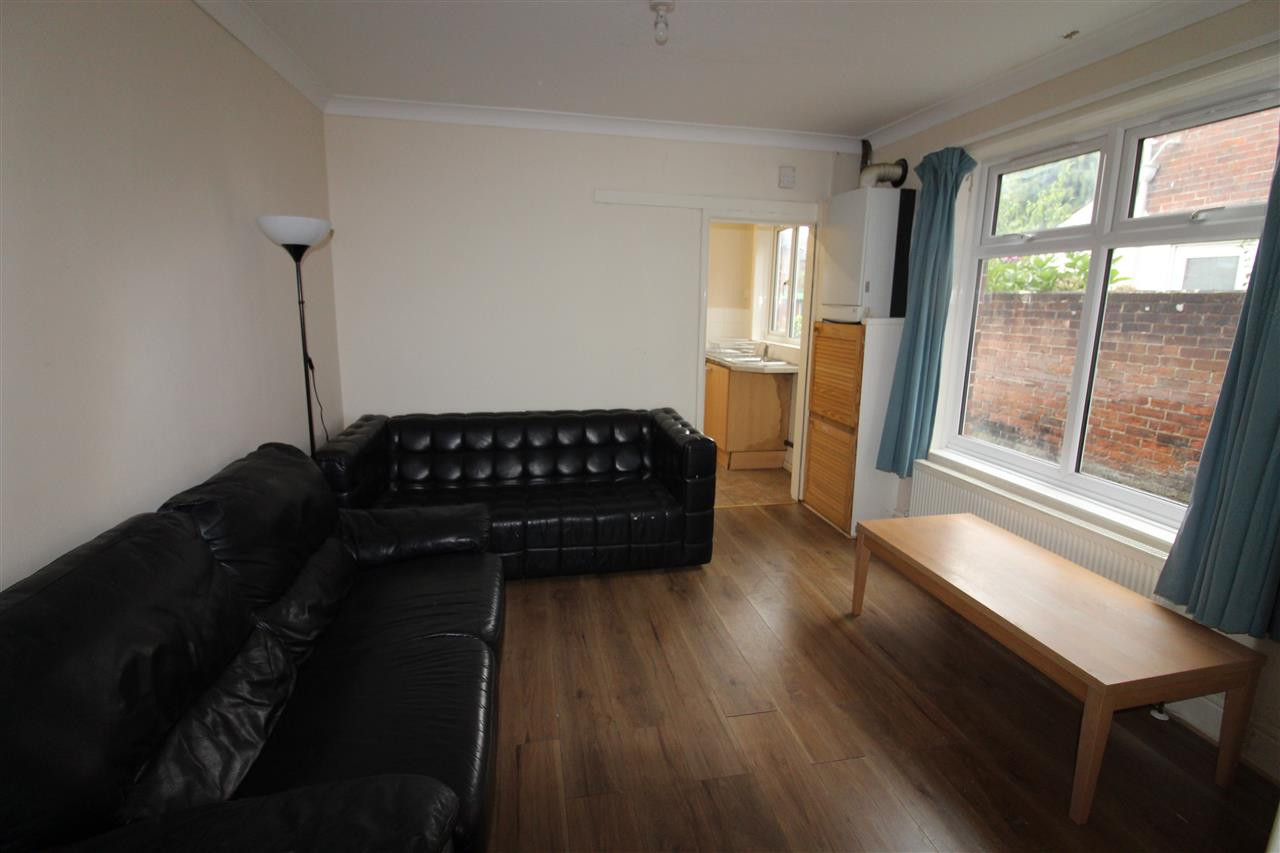 5 bed student house to rent on Morris Road, Southampton, SO15 2BS StuRents