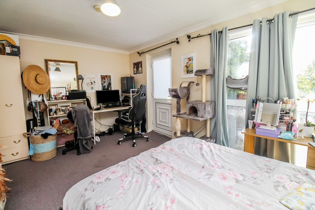 3 bed student house to rent on Kendal Close, Leeds, LS3 1NT StuRents