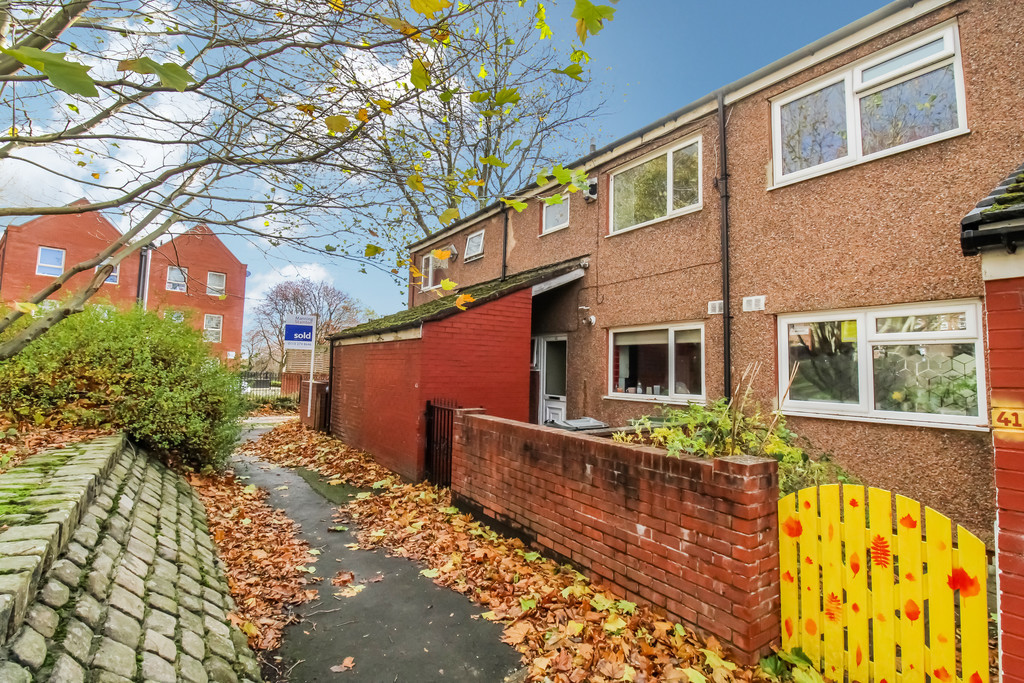 3 bed student house to rent on Kendal Close, Leeds, LS3 1NT StuRents