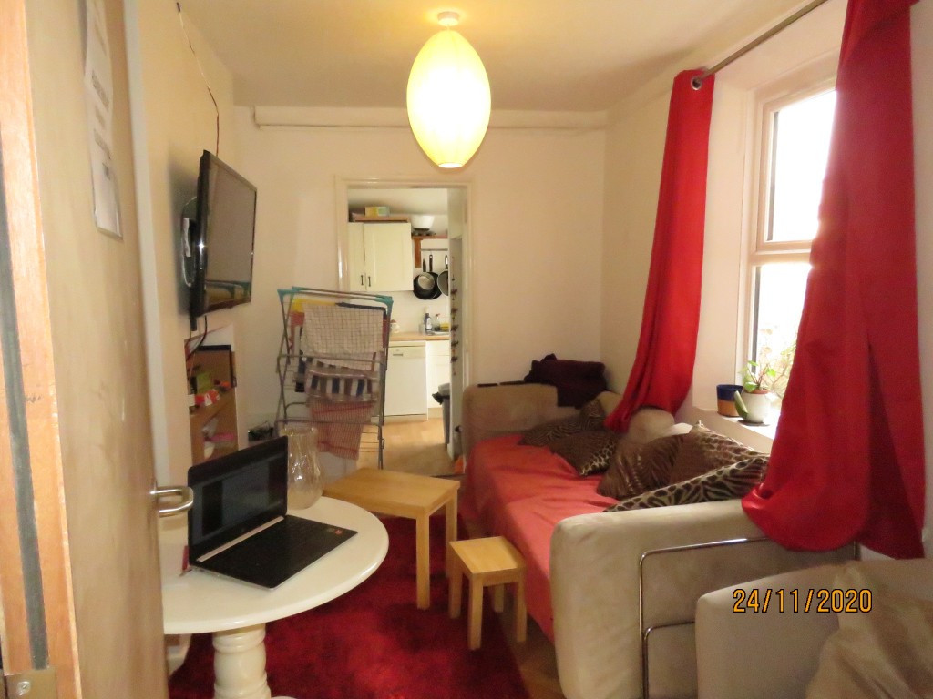 5 bed student house to rent on 186 Pinhoe Road, Exeter, EX4 7HH StuRents
