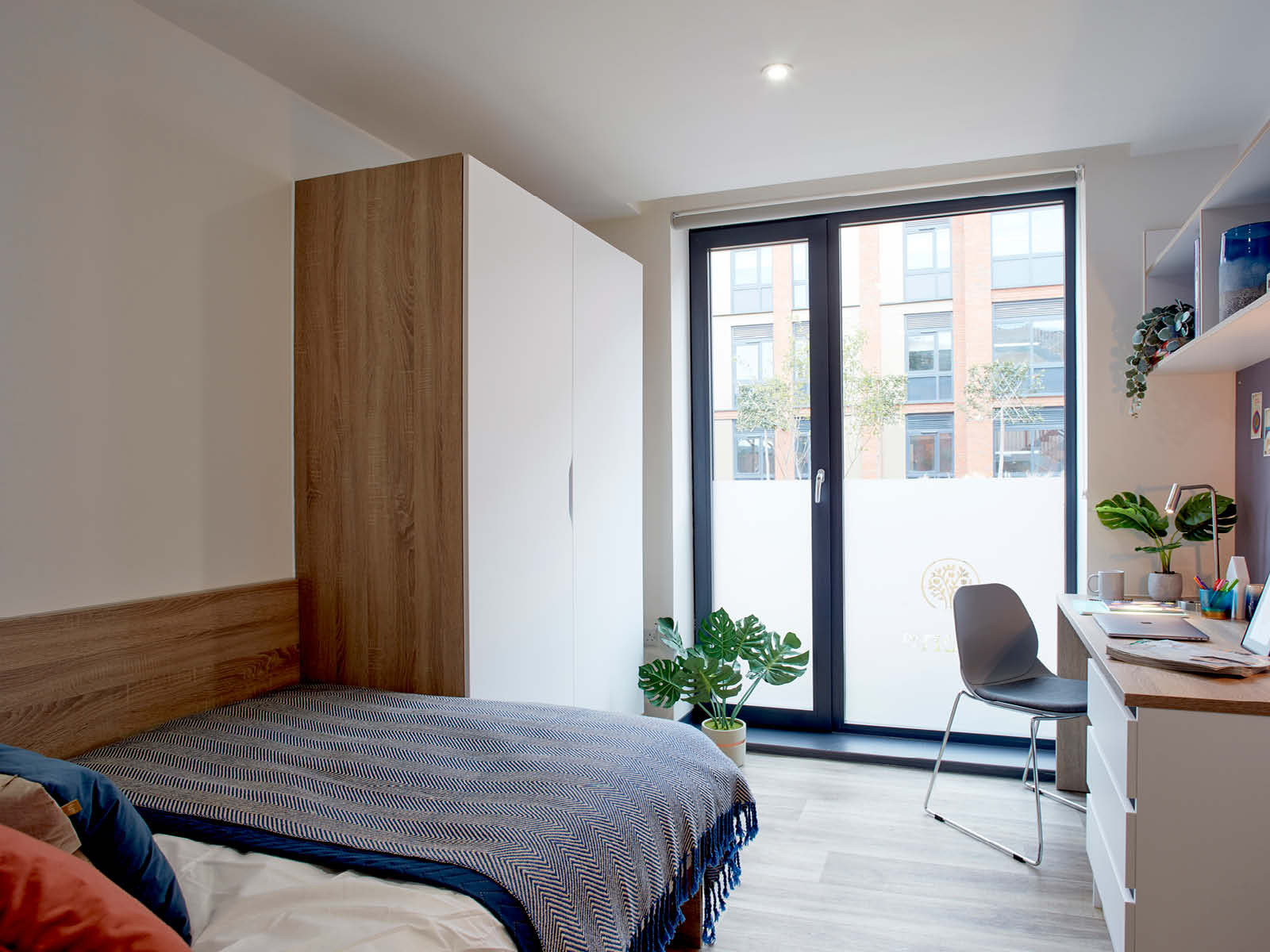 Classic En Suite student 5 bed flat to rent on Stoney Stanton Road