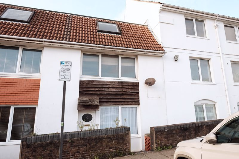3 bed student house to rent on Holland Road, Brighton, BN3 1JR StuRents