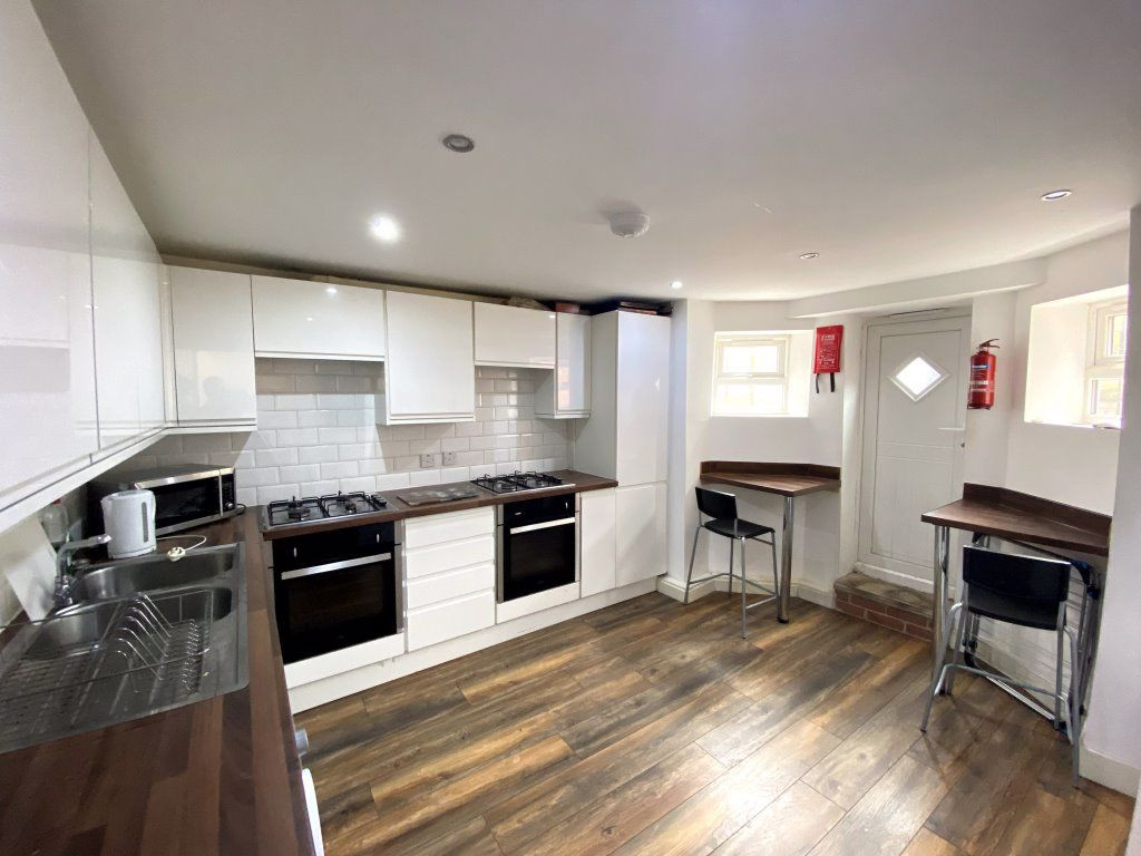 6 bed student house to rent on Victoria Park, Manchester, M14 5DH