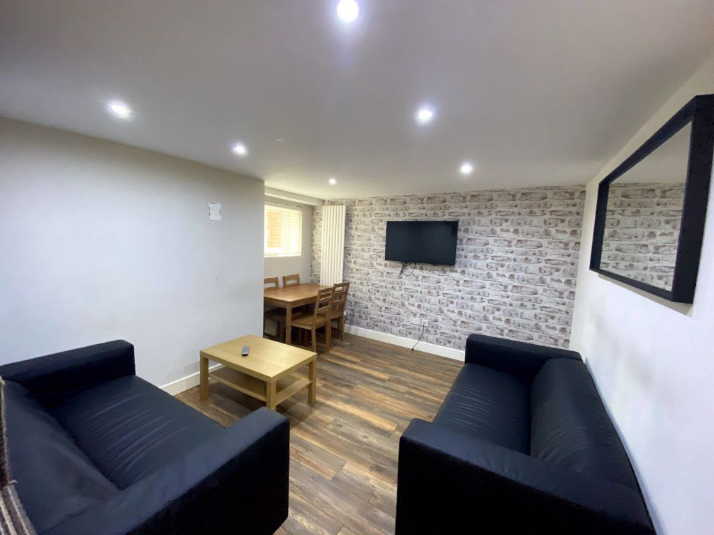 6 bed student house to rent on Victoria Park, Manchester, M14 5DH