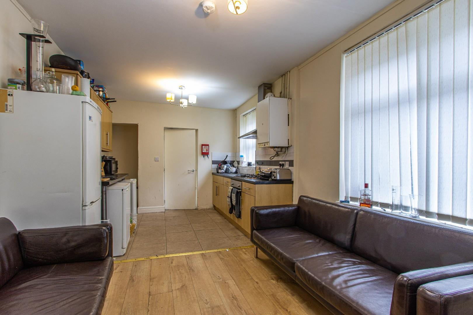 6 bed student house to rent on Arran Street, Cardiff, CF24 3HS StuRents