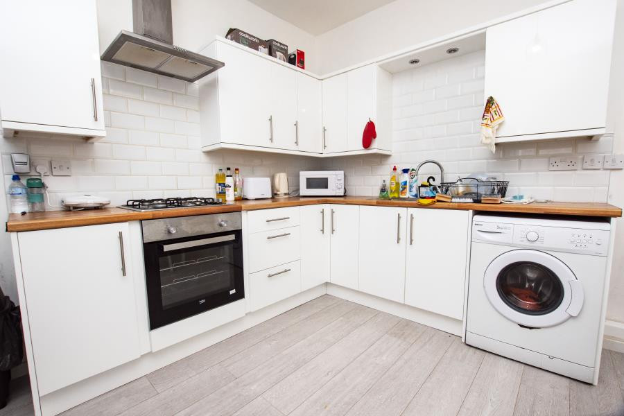 4 bed student house to rent on Katie Road, Birmingham, B29 6JG StuRents 4 bed student house to rent on Katie Road, Birmingham, B29 6JG StuRents