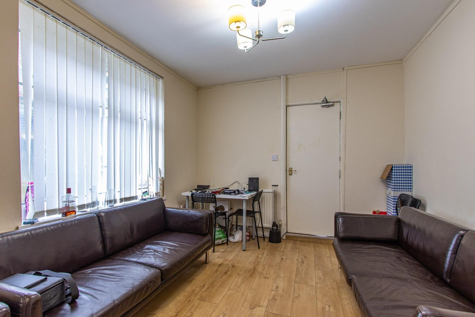 6 bed student house to rent on Arran Street, Cardiff, CF24 3HS StuRents