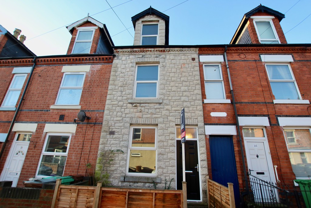 Student studio flat to rent on Wilton Street, Nottingham, NG6 0EQ