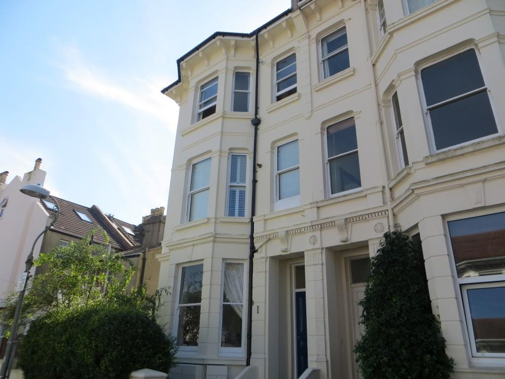 2 bed student house to rent on 1 Upper Hamilton Road, Brighton, BN1 5DF