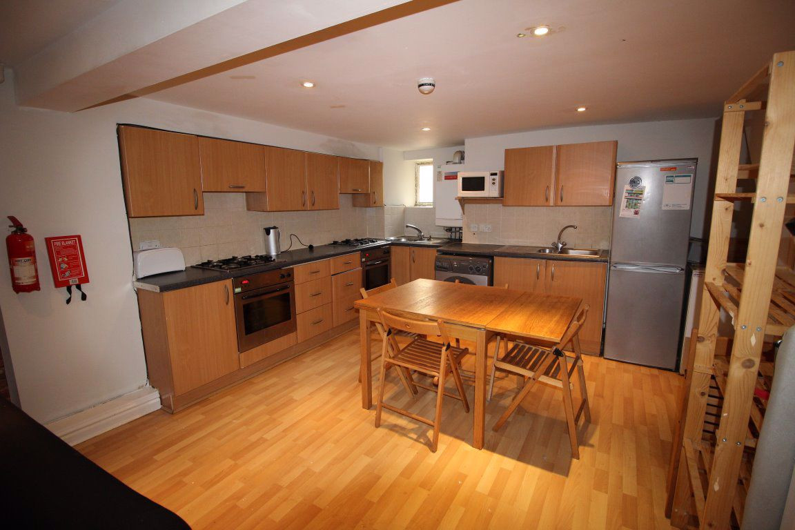 6 bed student house to rent on Upper Kent Road, Manchester, M14 5DH