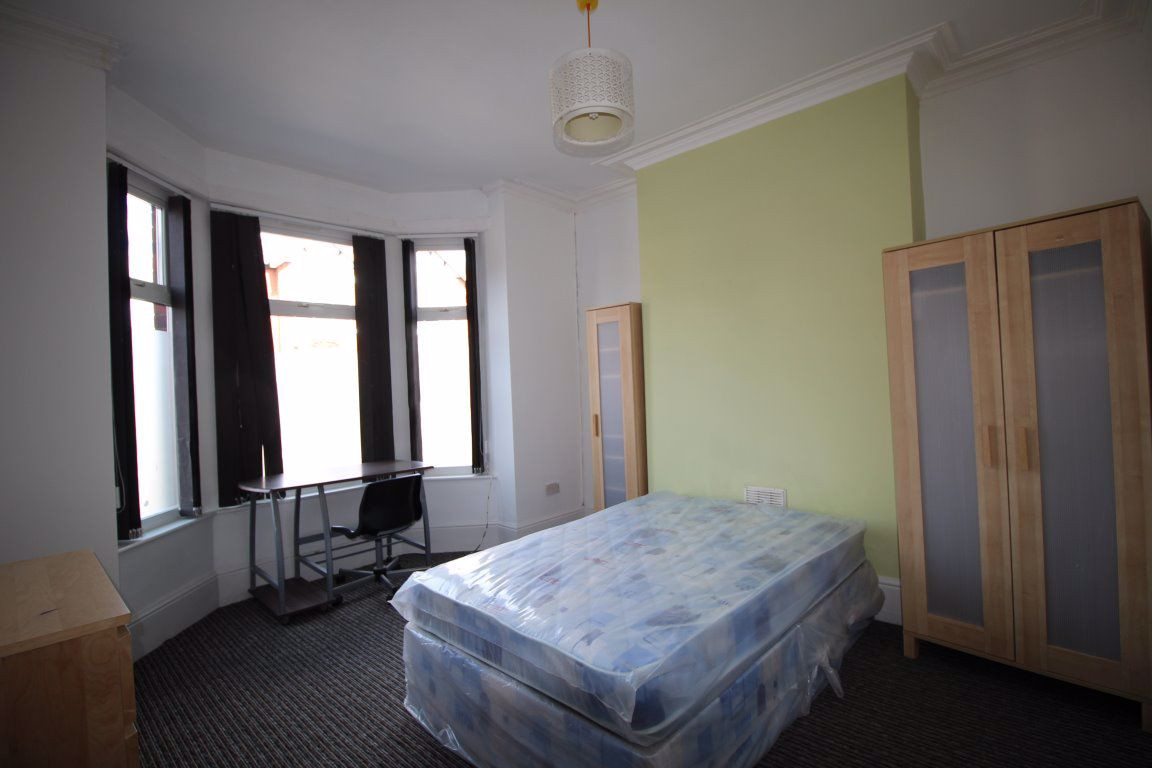 6 bed student house to rent on Upper Kent Road, Manchester, M14 5DH