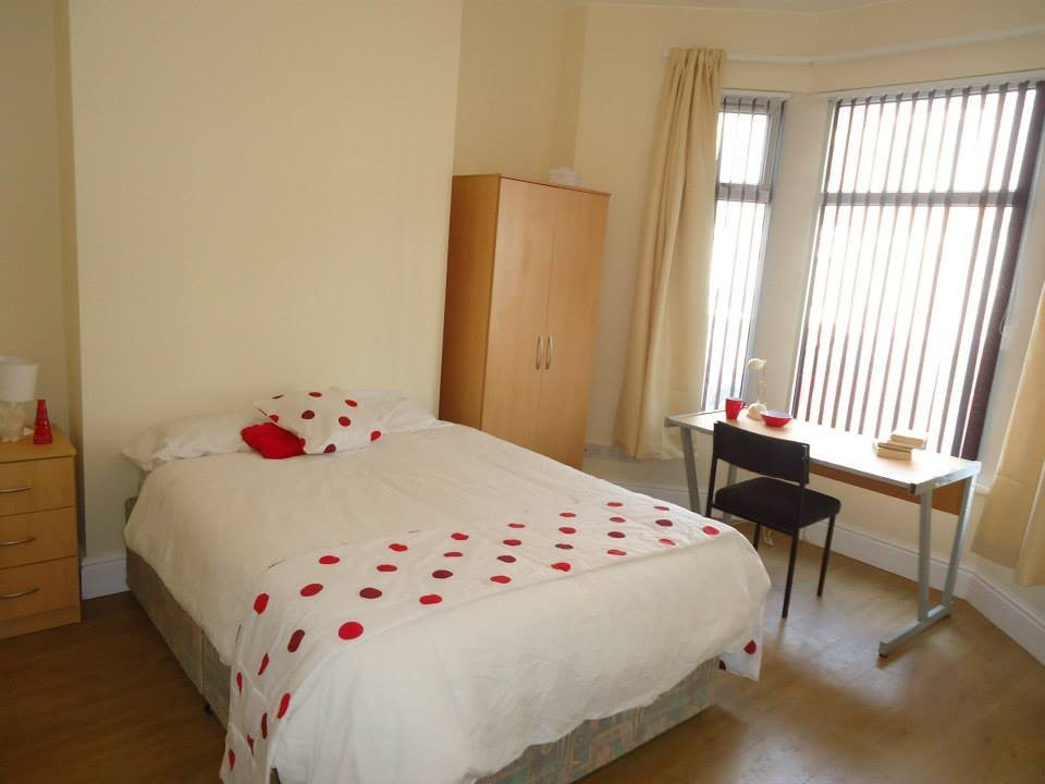 6 bed student house to rent on Mackintosh Place, Cardiff, CF24 4RL
