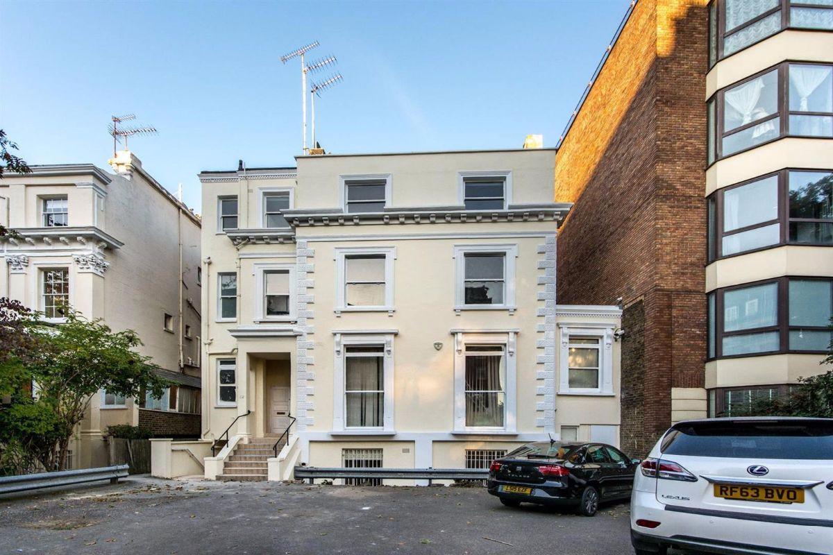 Student studio flat to rent on Finchley Road, London, NW8 6EB StuRents