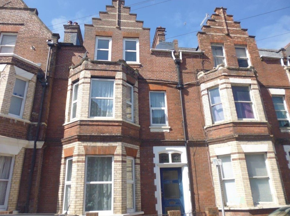 7 bed student house to rent on St Davids, Exeter, EX4 4DZ StuRents