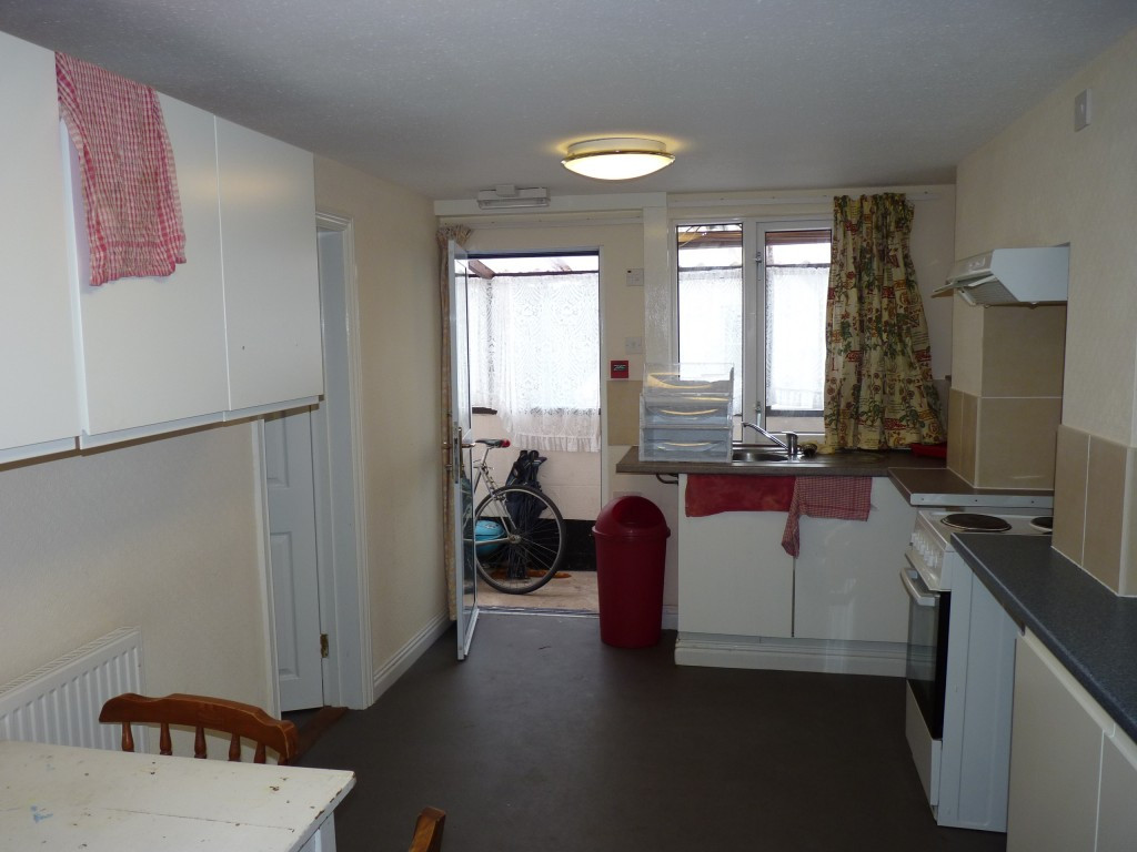 7 bed student house to rent on St Davids, Exeter, EX4 4DZ StuRents