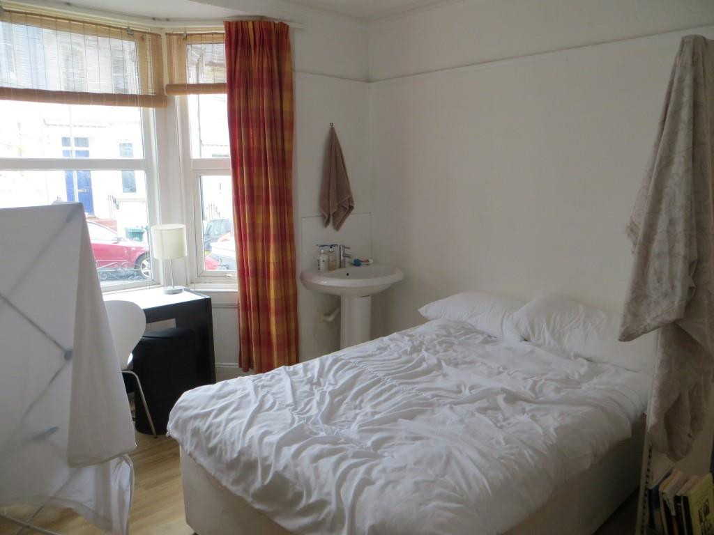 6 bed student house to rent on Bentham Road, Brighton, BN2 9XB StuRents