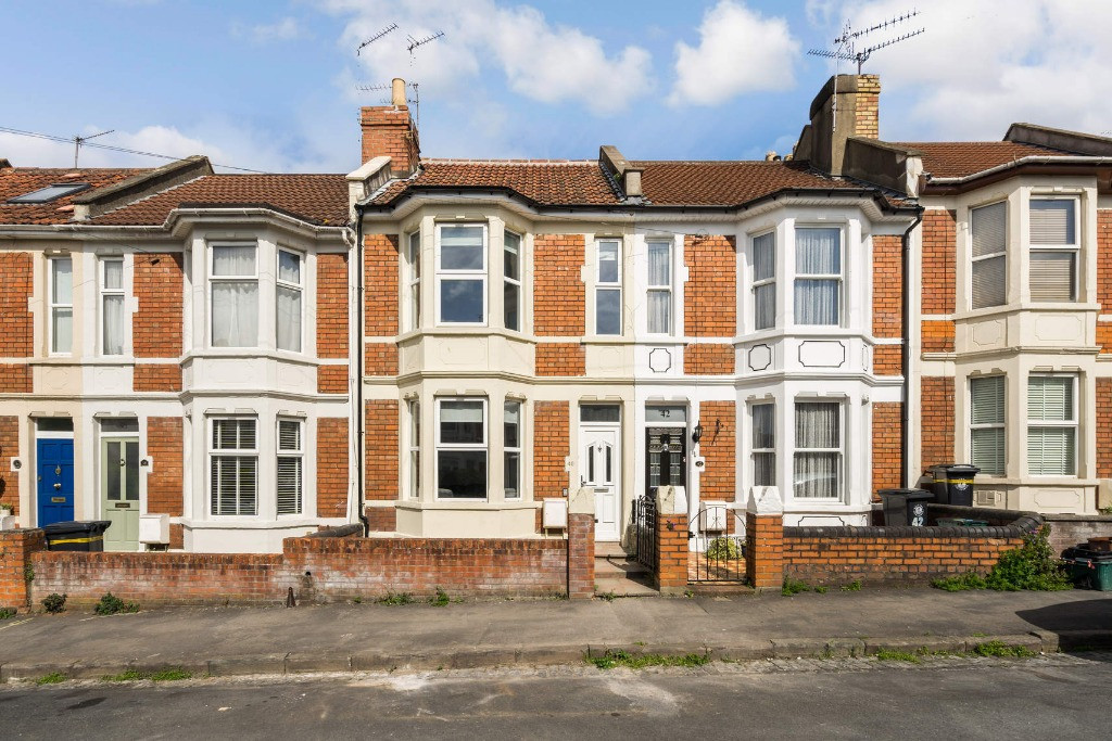 4 bed student house to rent on Repton Road, Bristol, BS4 3LT StuRents