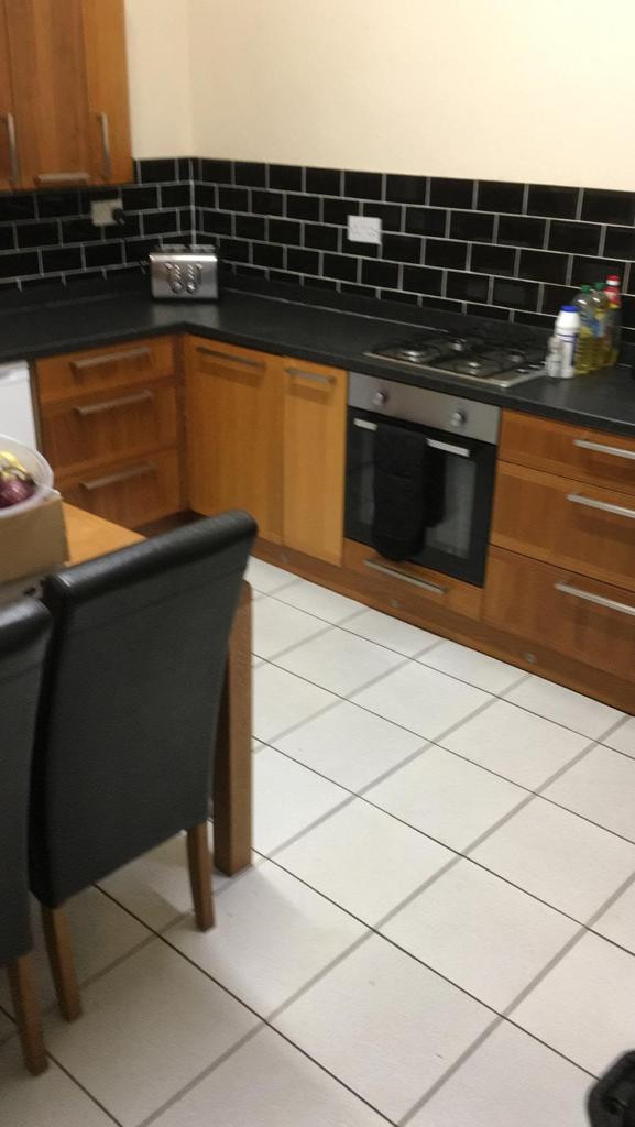 8 bed student house to rent on Oystermouth Road, Swansea, SA1 3UL StuRents