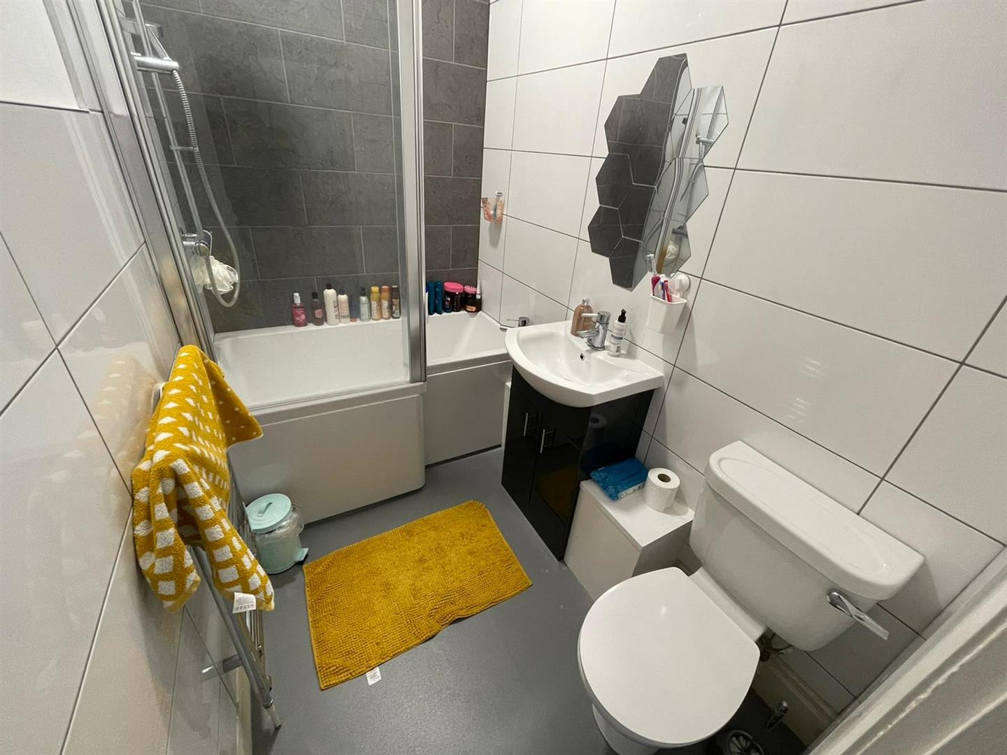 5 bed student house to rent on Amble Grove, Newcastle, NE2 1NY StuRents