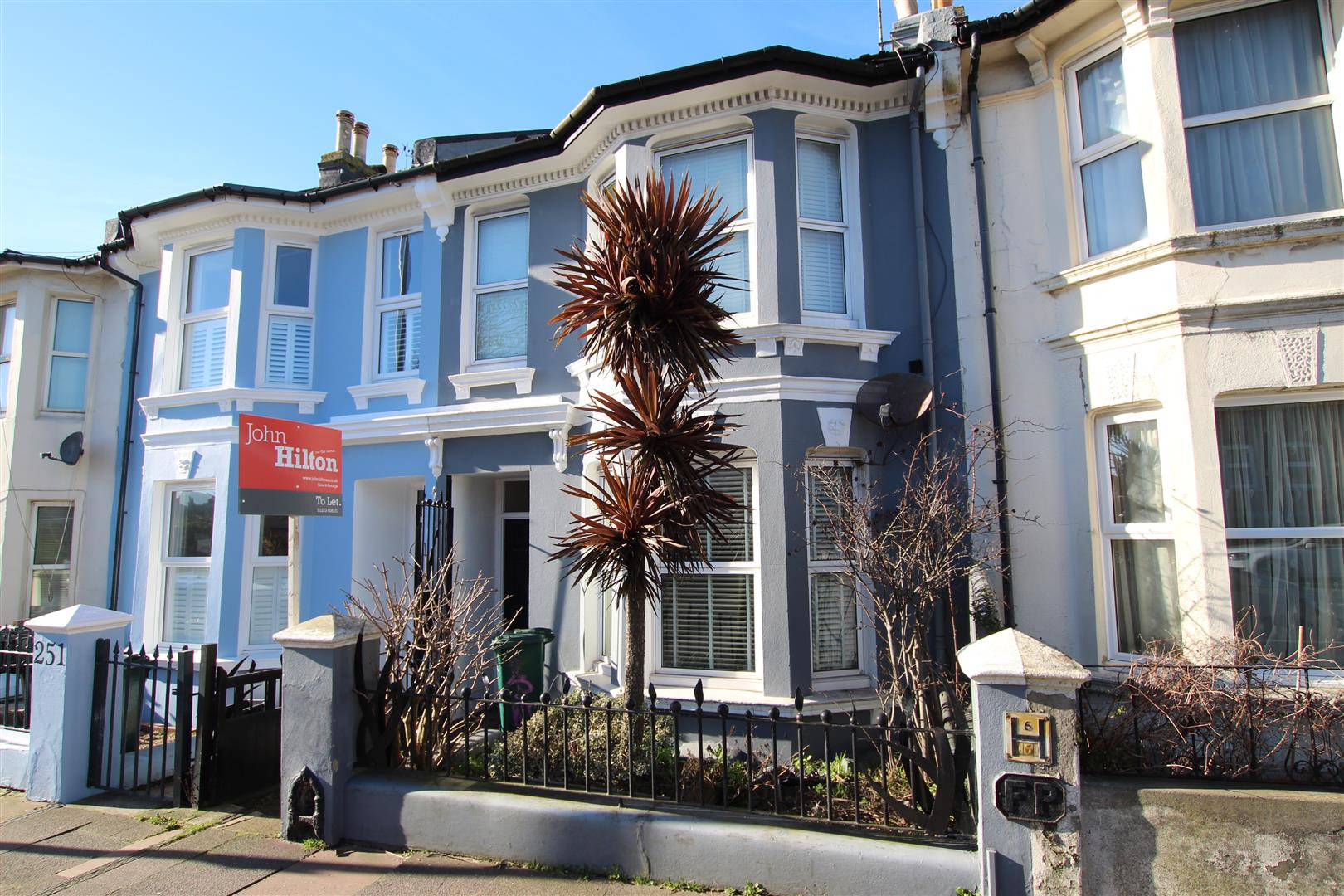 6 bed student house to rent on Queens Park Road, Brighton, BN2 9XJ