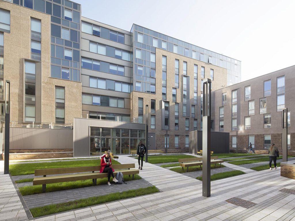 Platinum En Suite student 4 bed flat to rent on Glossop Road, Cardiff