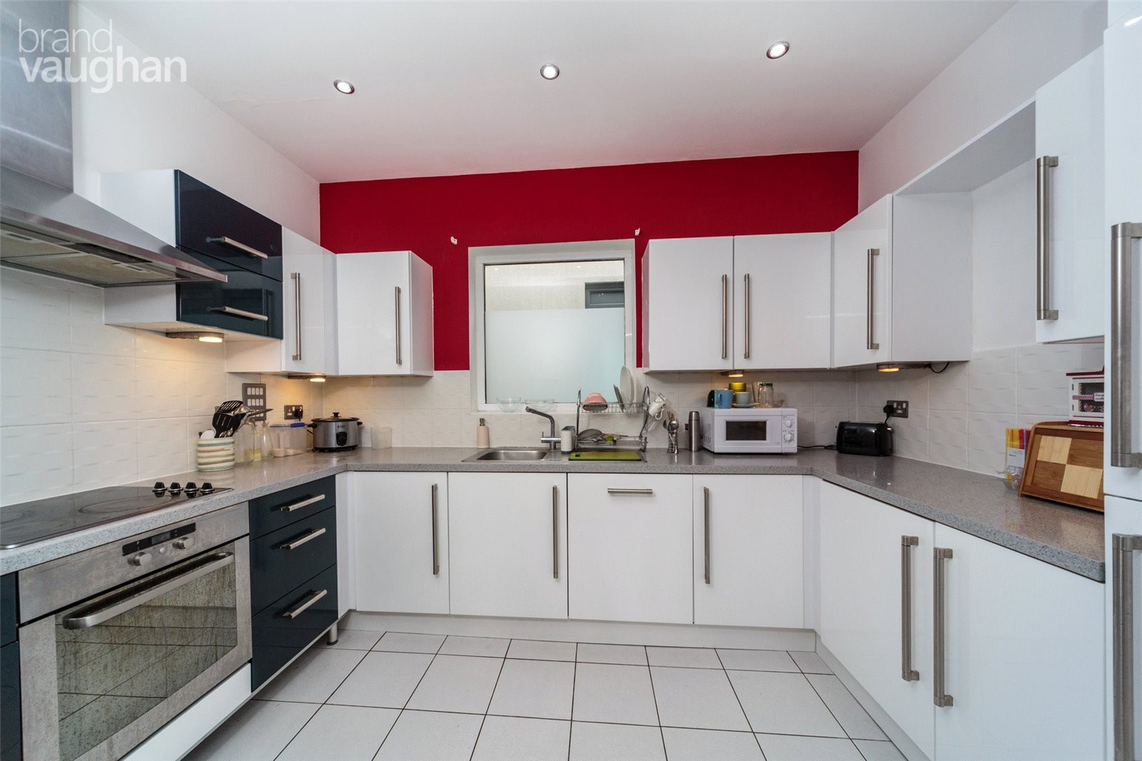 3 bed student house to rent on Kingscote Way, Brighton, BN1 4HA StuRents