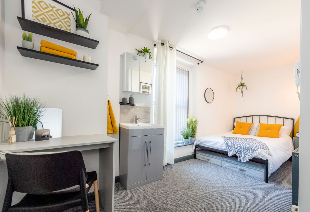 Double Room student 8 bed flat to rent on Plungington Road, Preston