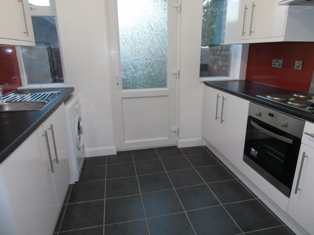 3 bed student house to rent on Strathmore Avenue, Coventry, CV1 2AJ StuRents