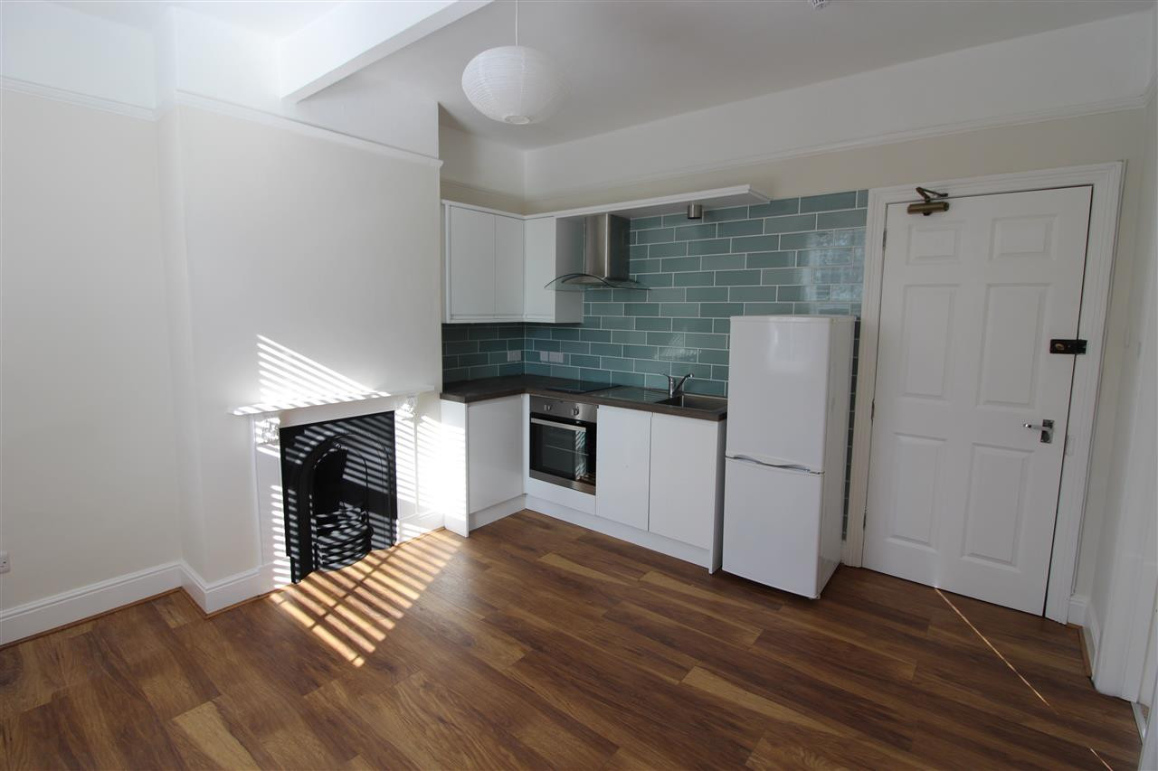 Student studio flat to rent on Westridge Road, Southampton, SO17 2HN StuRents