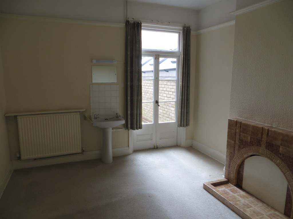 6 bed student house to rent on 58 Heavitree Road, Exeter, EX1 2LQ