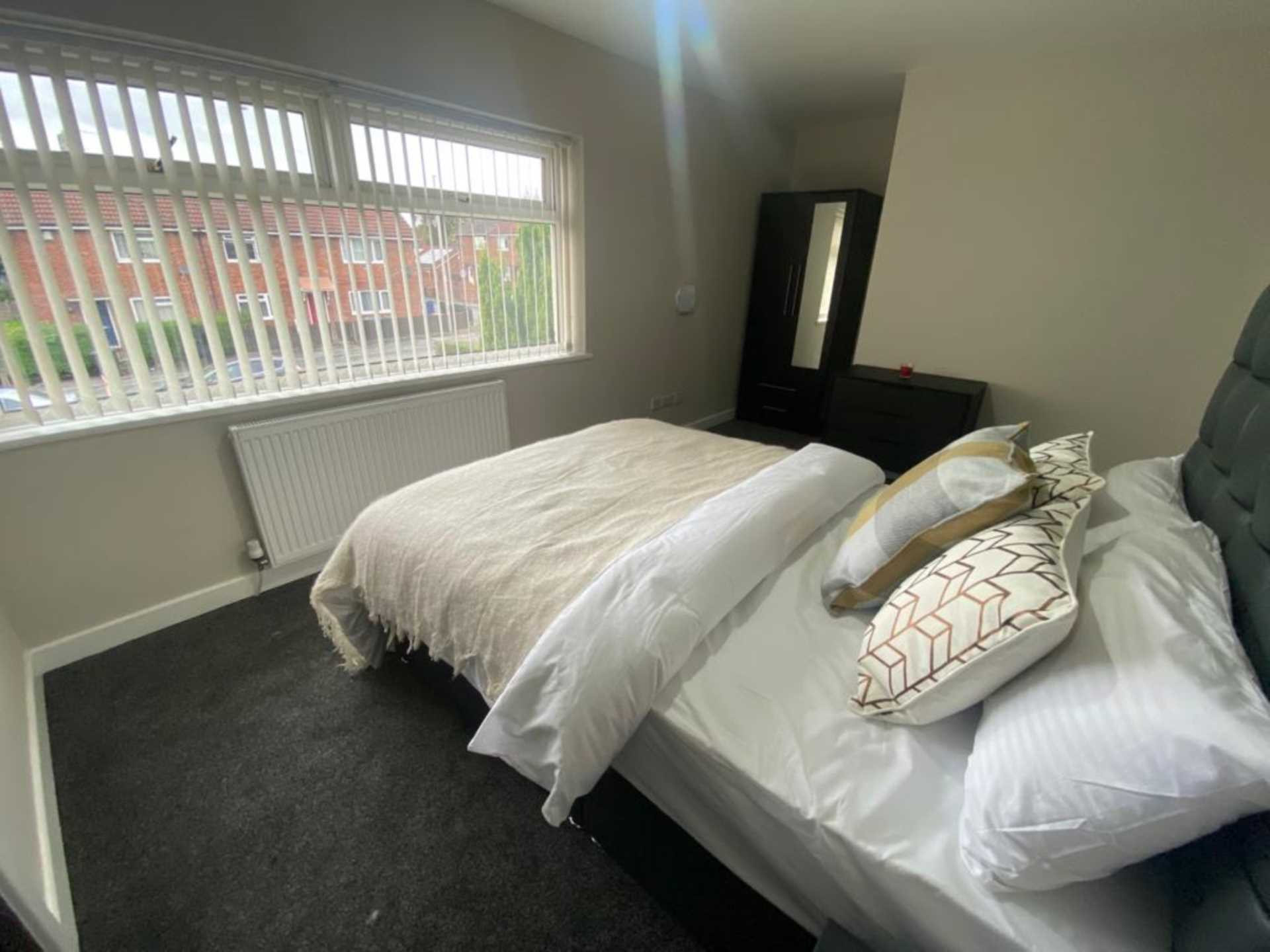 9 bed student house to rent on Buckley Lane, Farnworth, BL4 9PQ StuRents