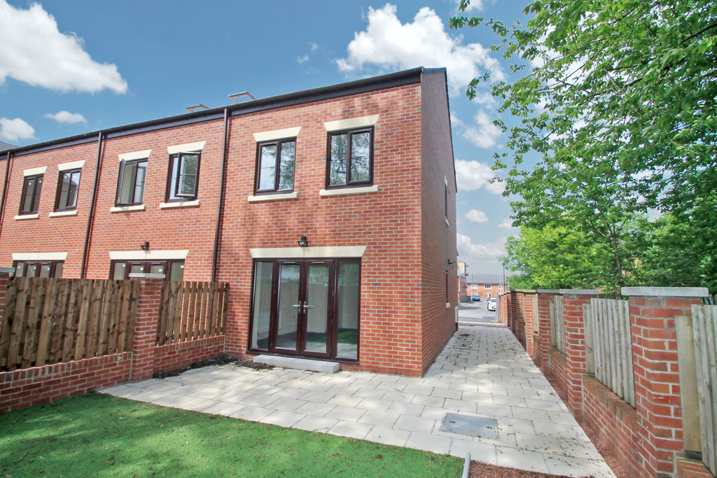 3 bed student house to rent on Lewisham View, Morley, LS27 8FD StuRents