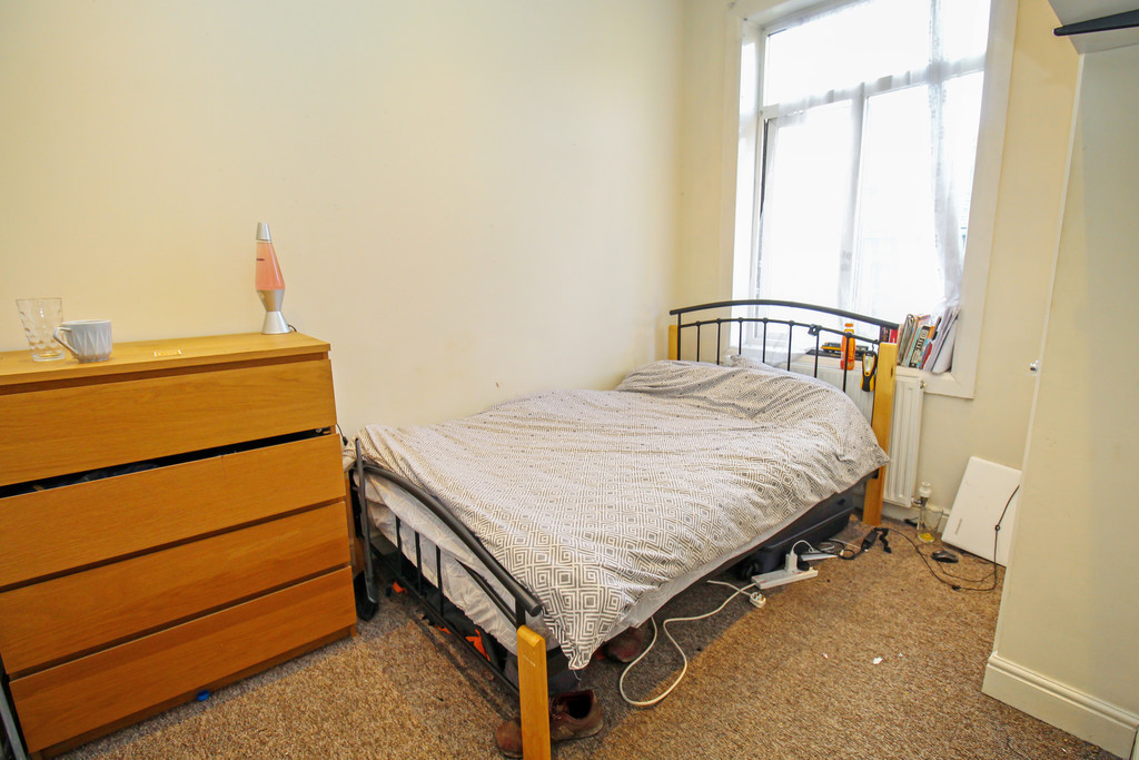 Student studio flat to rent on Wetherby Grove, Leeds, LS4 2JH StuRents