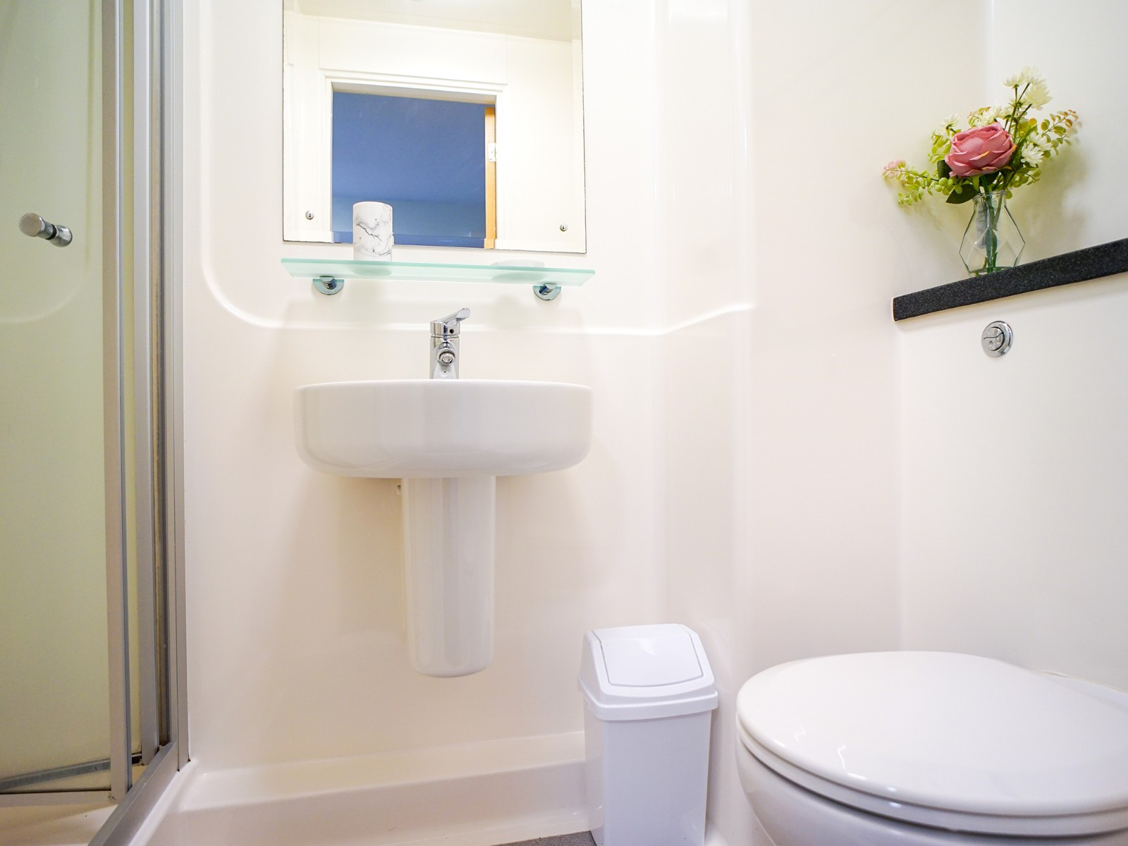 Silver Studio student flat to rent on Beaverbank Place, Edinburgh, EH7