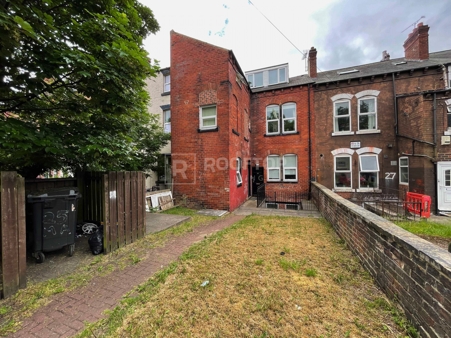 3 bed student house to rent on Moorland Avenue, Leeds, LS6 1AP StuRents