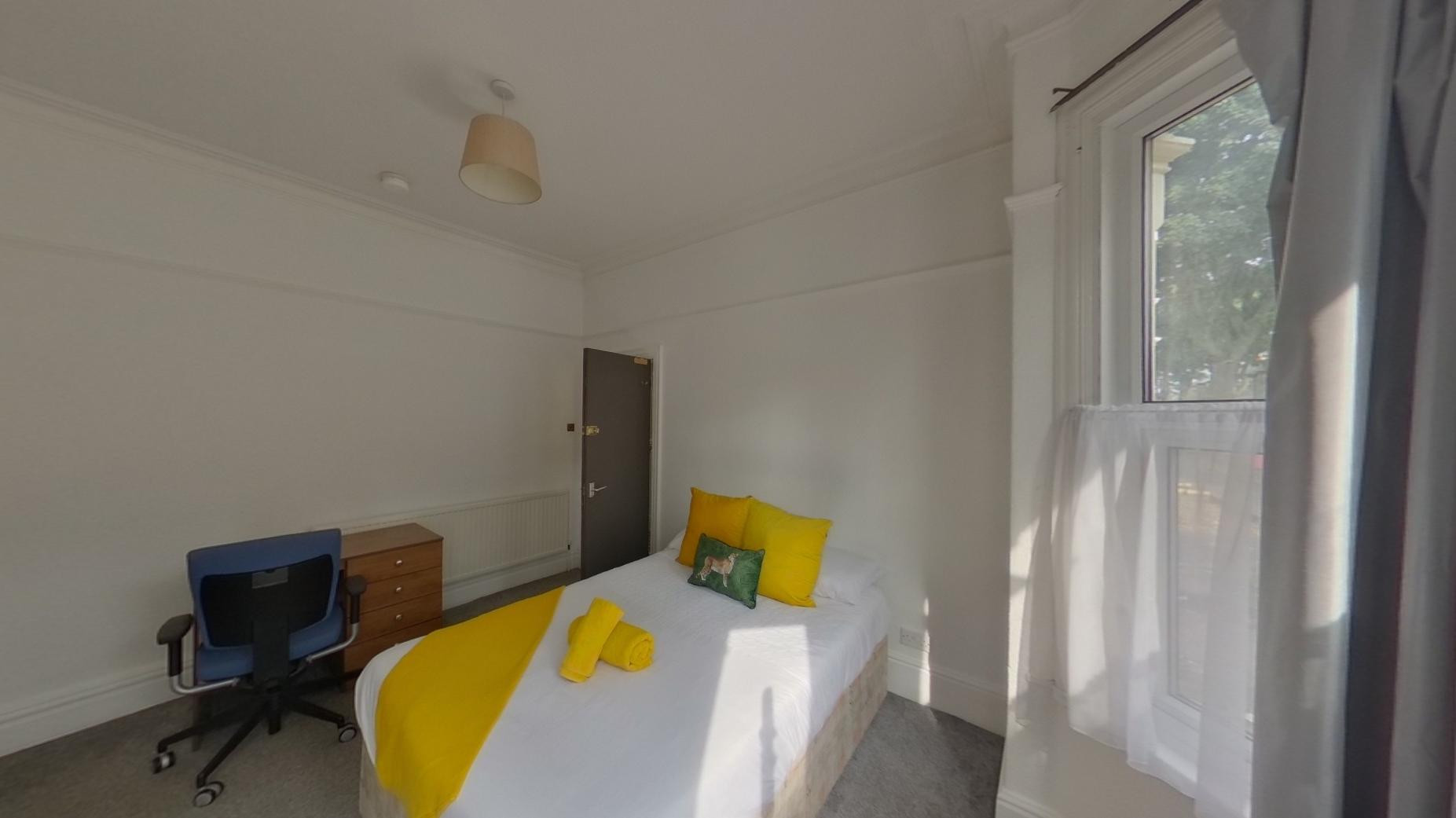 7 bed student house to rent on Auckland Avenue, Hull, HU6 7SE StuRents