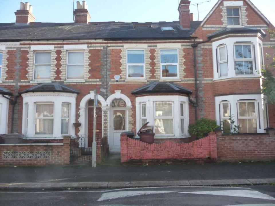7 bed student house to rent on Palmer Park Avenue, Reading, RG6 1DN