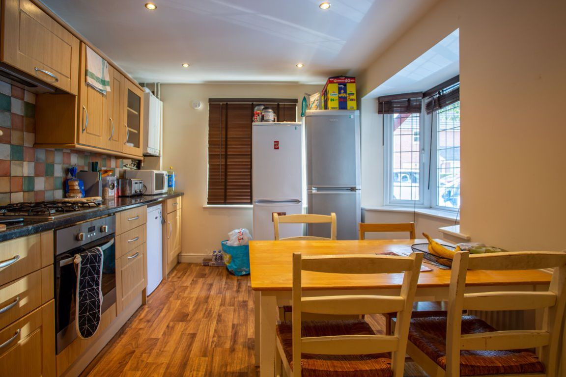 4 bed student house to rent on Parklands Drive, Loughborough, LE11 2SZ